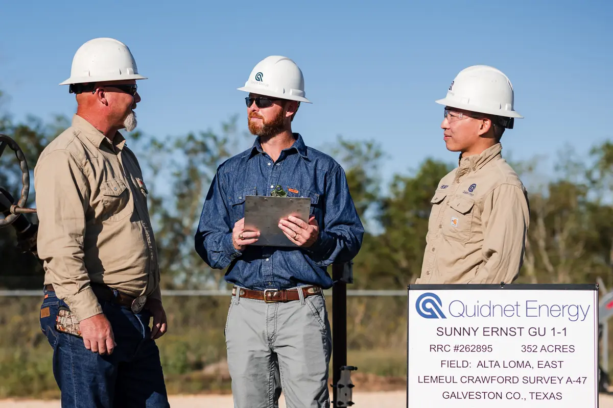 Quidnet team Quidnet Energy team on site discussing project img